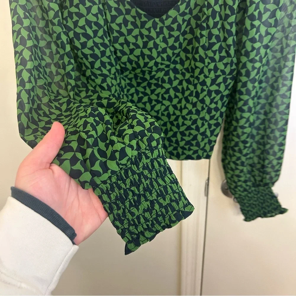 Abercrombie & Fitch Sweethearts Puff Sleeve Cropped Blouse Green Print Small